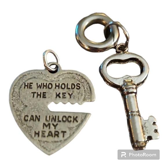Vintage Jewelry - VTG Sterling Silver Heart He Who Holds The Key Pendant